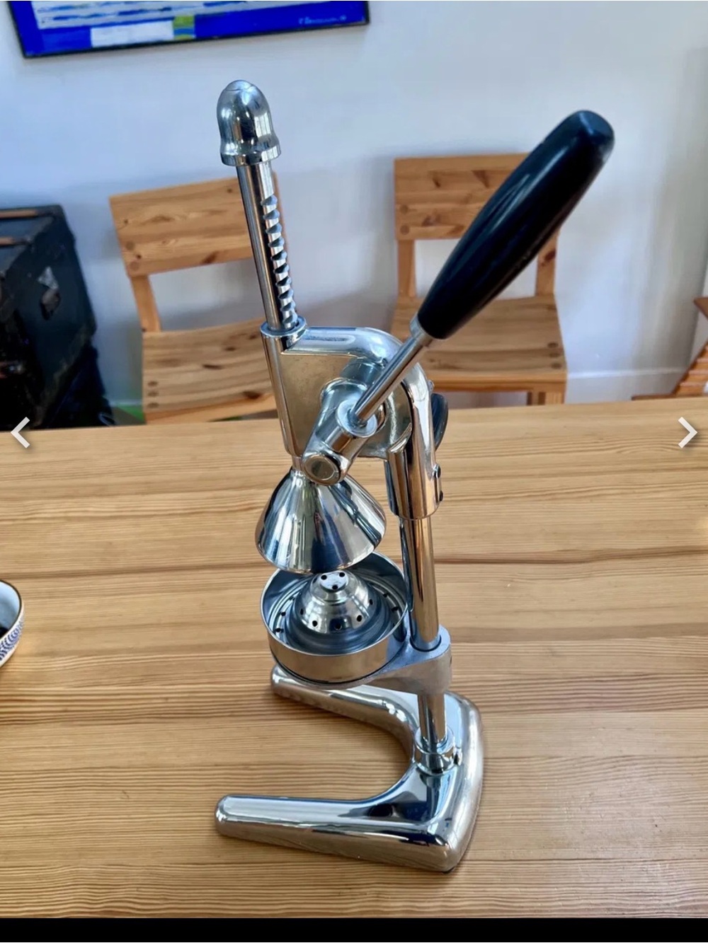 Manual Citrus Press Juicer - Chrome with Black Handle